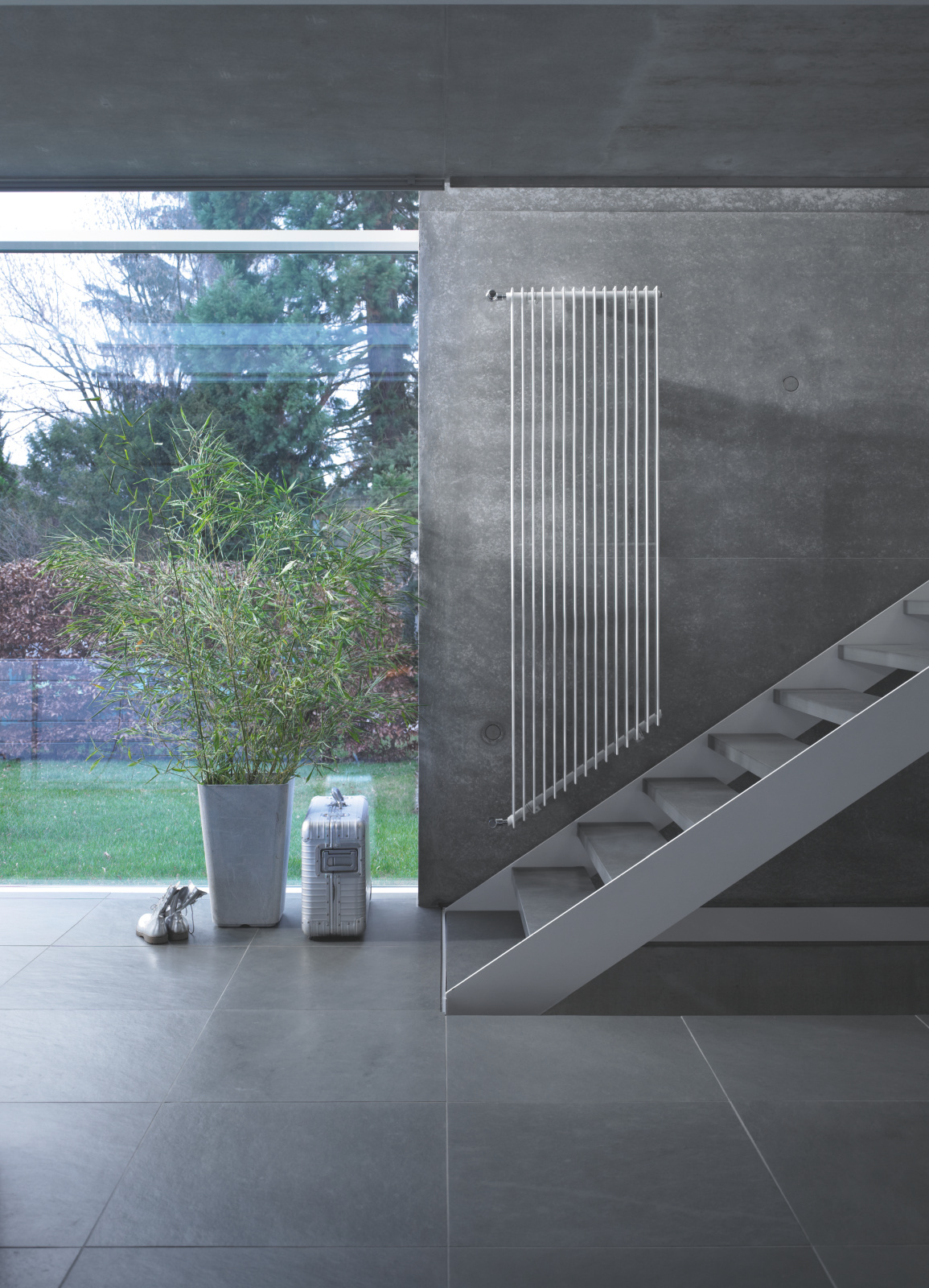 Zehnder_RAD_Excelsior-HY_corridor  Zehnder Excelsior Decorative radiator Front view
