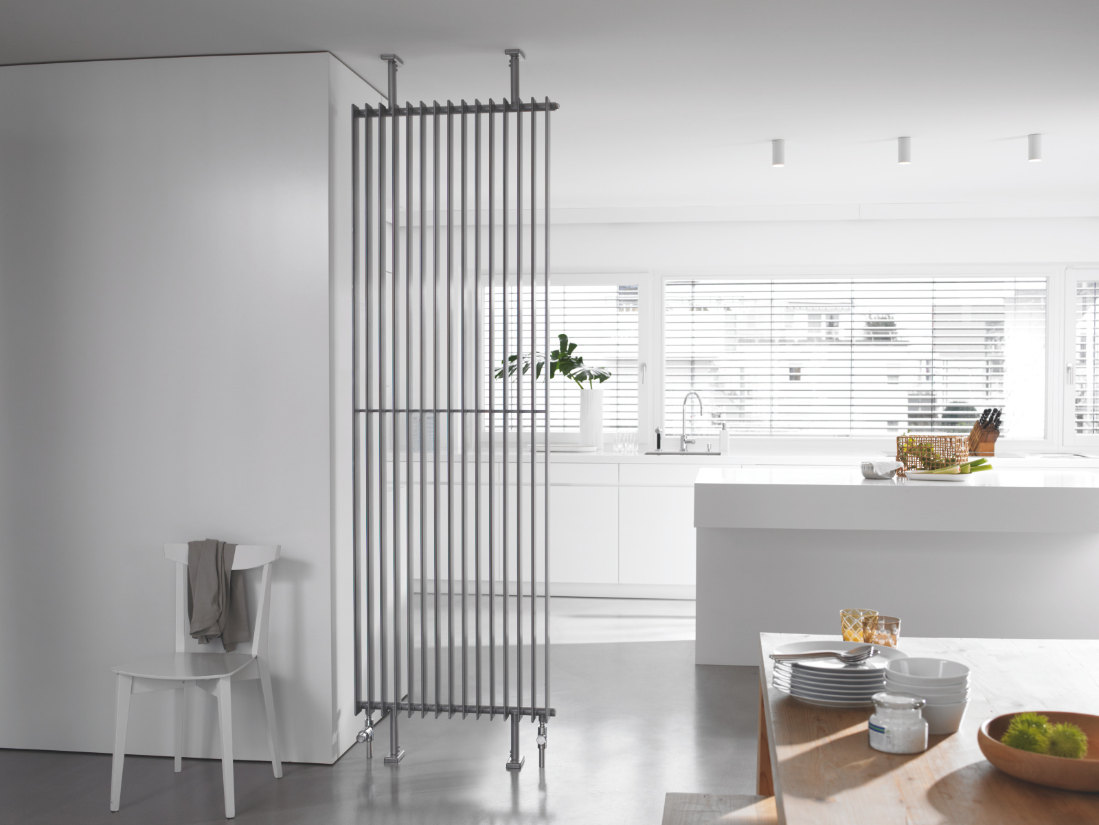 Zehnder_RAD_Excelsior-HY_kitchen  Zehnder Excelsior Decorative radiator Front view