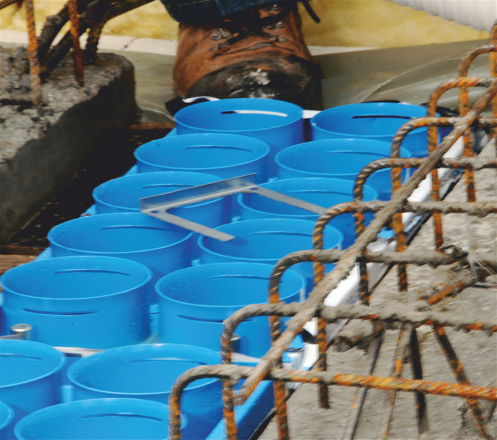 Reference Zehnder ComfoCube APV mounting plate Comfortable indoor ventilation Side view