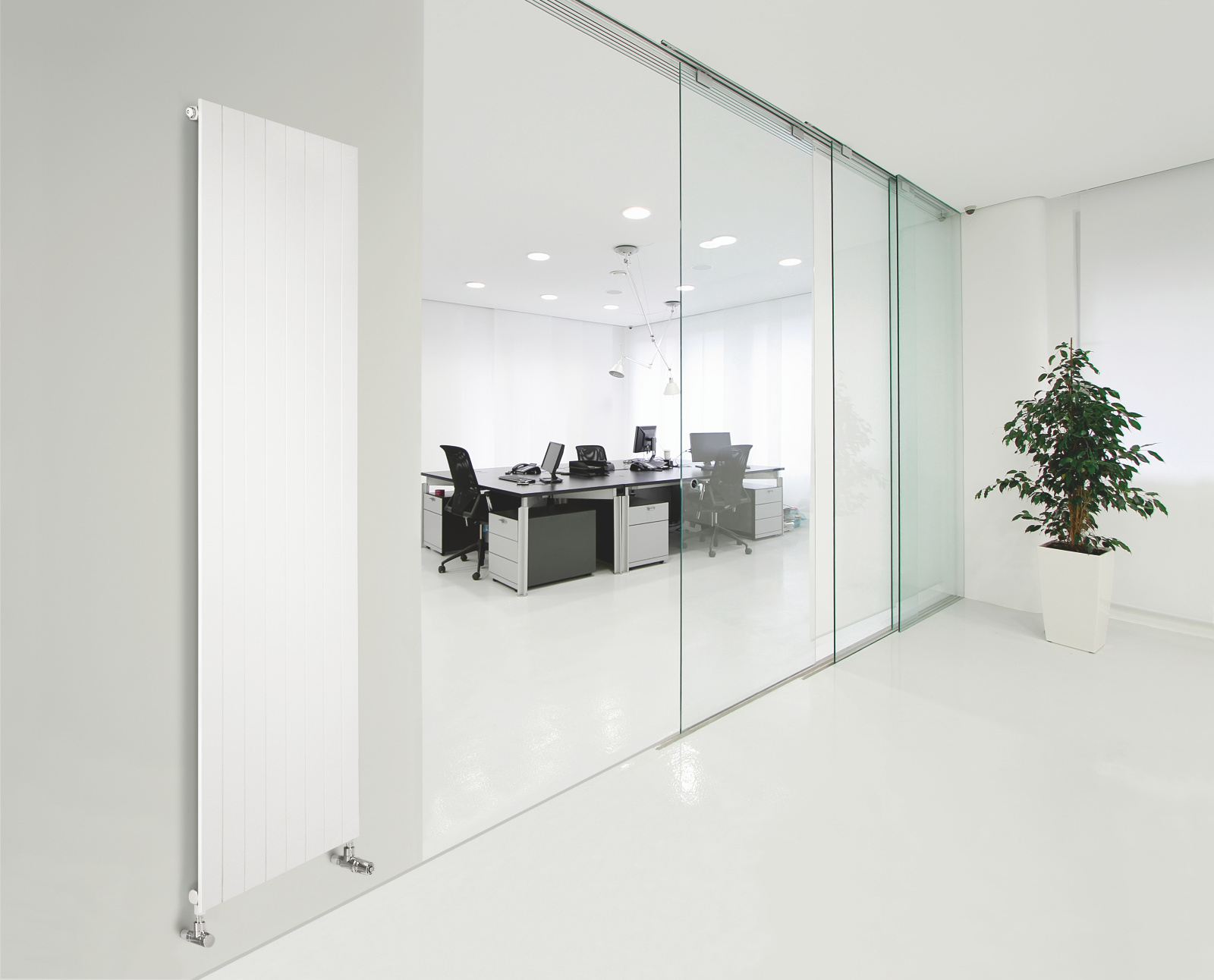 Zehnder_RAD_Nova-HY_commercial setting  Zehnder Nova Decorative radiator Side view