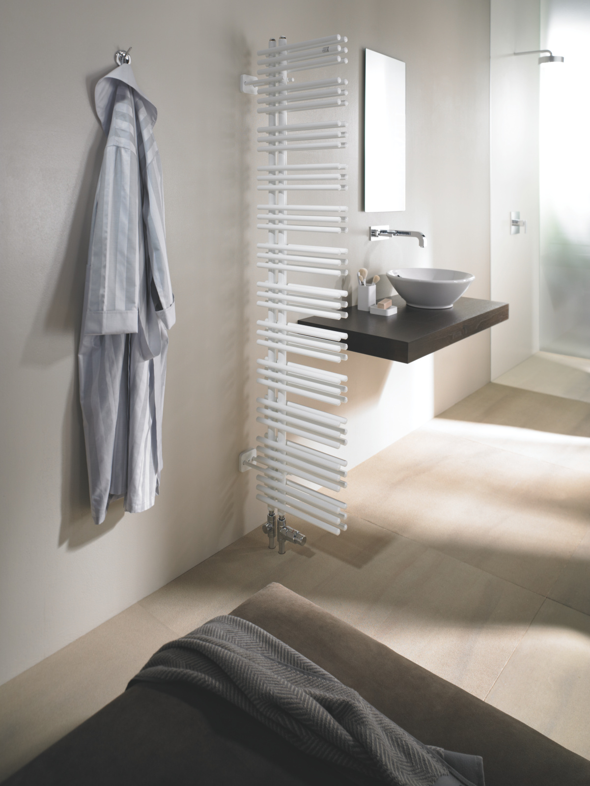 Rendering Zehnder Yucca Asym Decorative radiator 