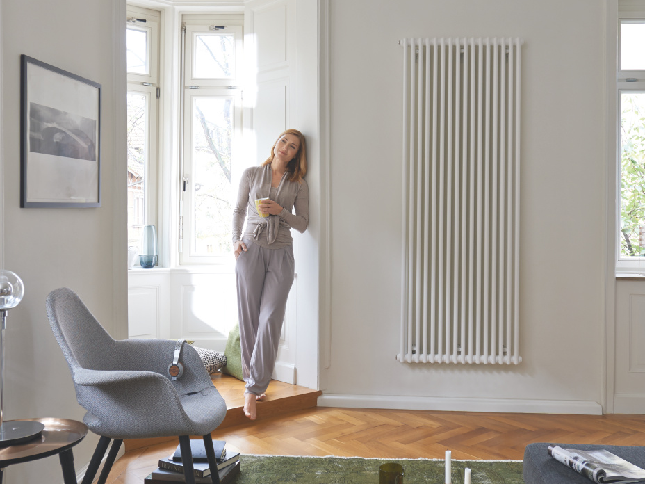 Zehnder_RAD_charleston_2200_16_whitematt_ww_wohnen_people_050b Rendering Zehnder Charleston Decorative radiator