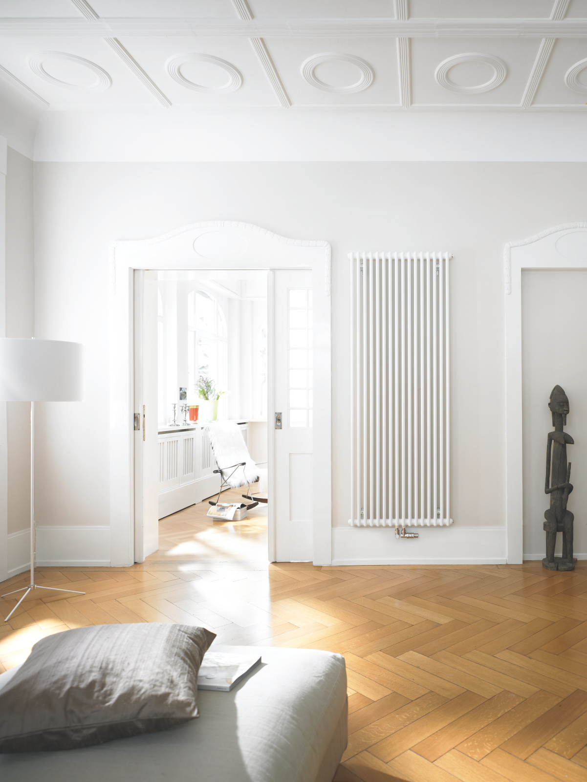 Zehnder_RAD_Charleston-HY_livingroom_old building Stock Content Zehnder Charleston Decorative radiator